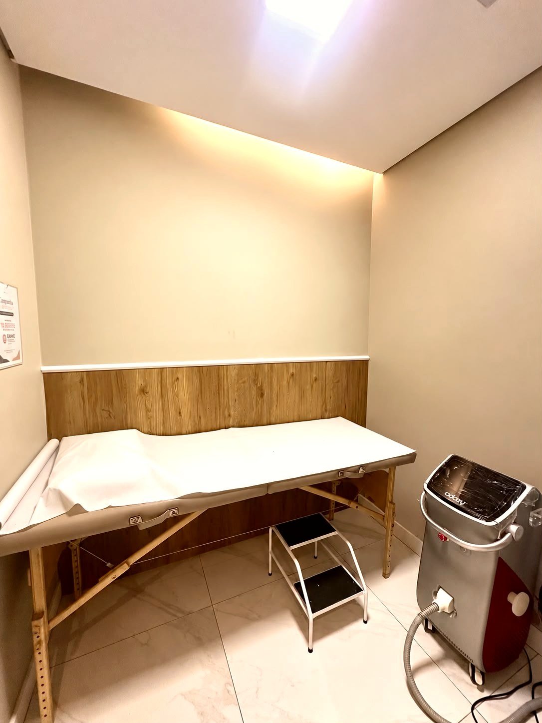 Sala de atendimento com equipamento